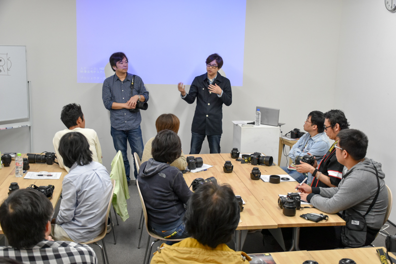 お相手を務めたのは、弊社デジタルカメラマガジン編集長の福島晃（右）。