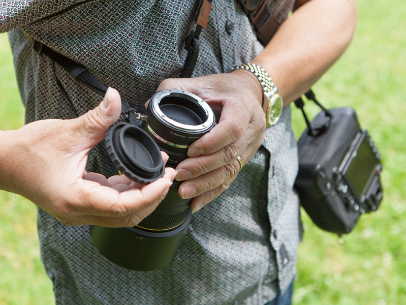ホルダーについているキャップを外す