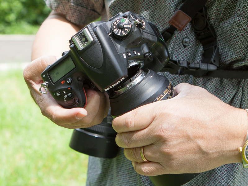カメラにレンズを付ける
