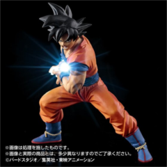 ドラゴンボール 孫悟空　光る　かめかめ波 指の隙間から気が溢れるっ……輝く「かめはめ波」を放つ孫悟空を