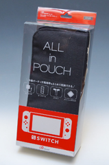 Nintendo Switch 本体（使用回数10回未満）Switchケース付き Nintendo Switch」本体を守って！ ケース・ポーチを試す。“気をつける