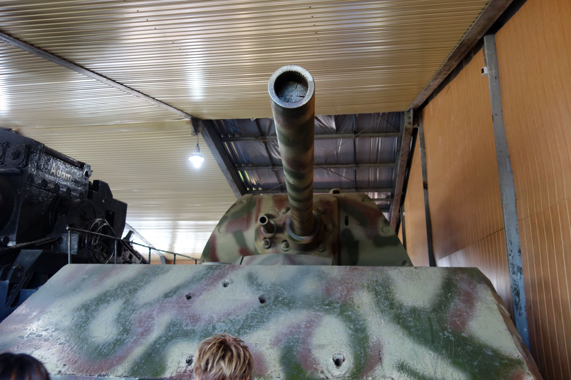 主砲はクルップ・ラインメタル製55口径12.8mm