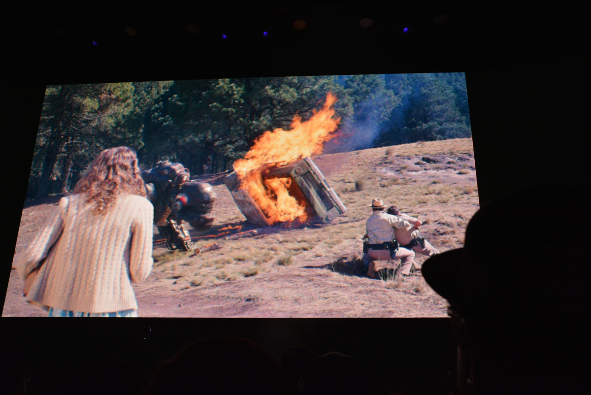 いきなり始まる実写映像は、きつめのブラックユーモアが