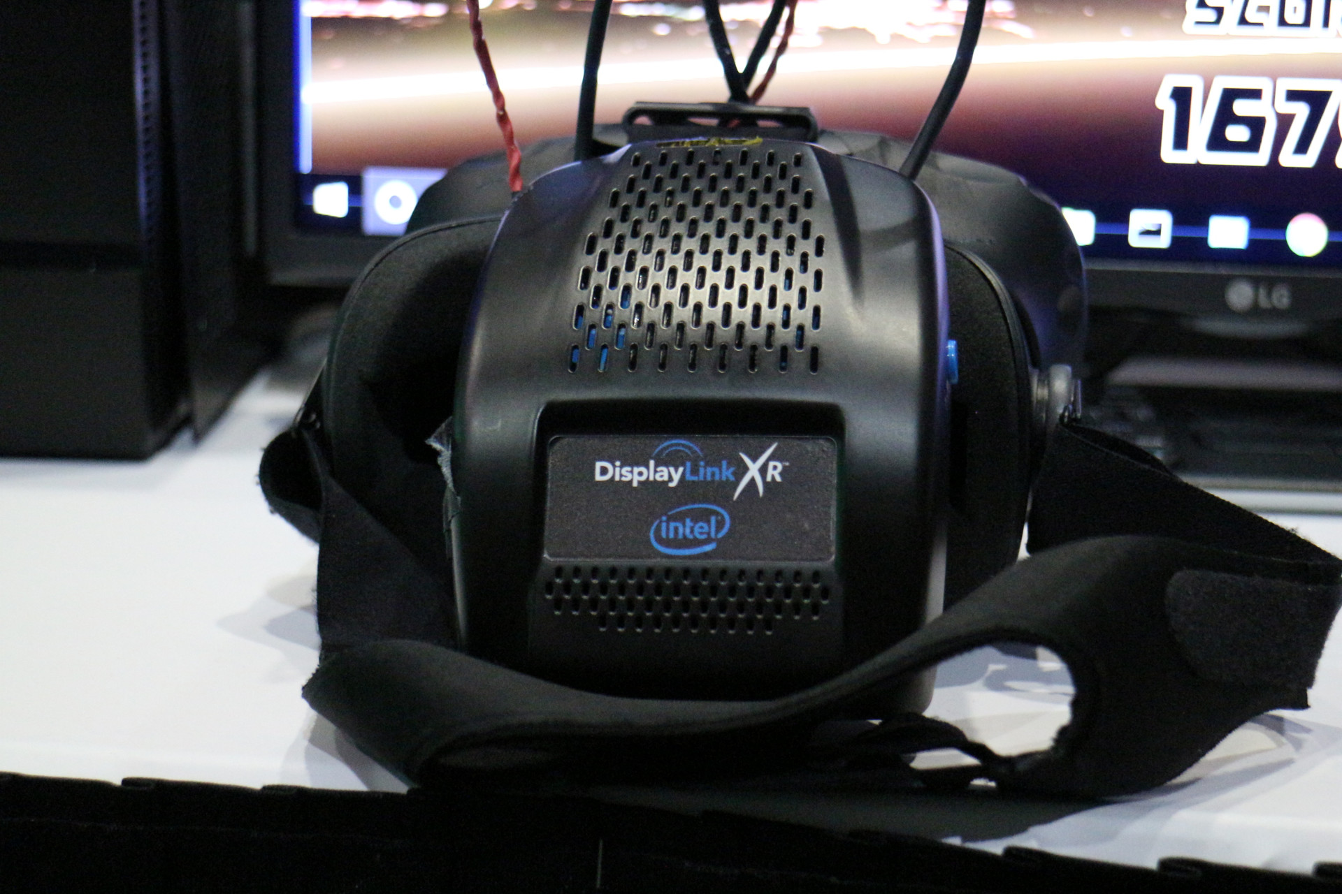 VR関連メーカーへの技術ライセンスを前提に開発されているため、この形状の製品を市場で見ることはおそらくないだろう