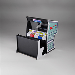 ダライアス」筐体がスマートフォンスタンドに！画面が筐体内部に映る