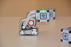 魂のこもったアクション”、魅力溢れるAIロボット「COZMO」 - GAME Watch