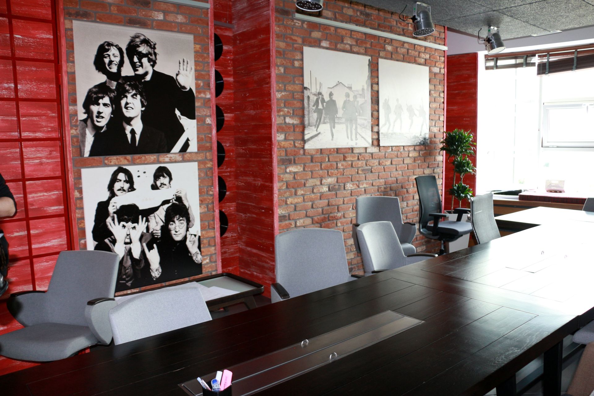 若干謎のビートルズルーム