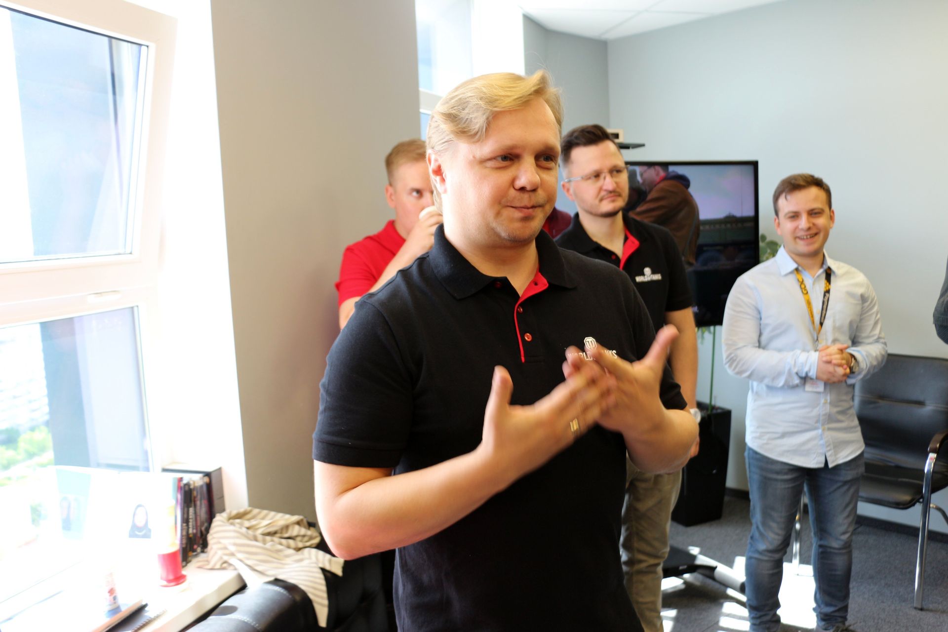 説明を行なう「World of Tanks」オーディオチームのリード兼サウンドプロデューサーのアレクセイ・トマノフ氏