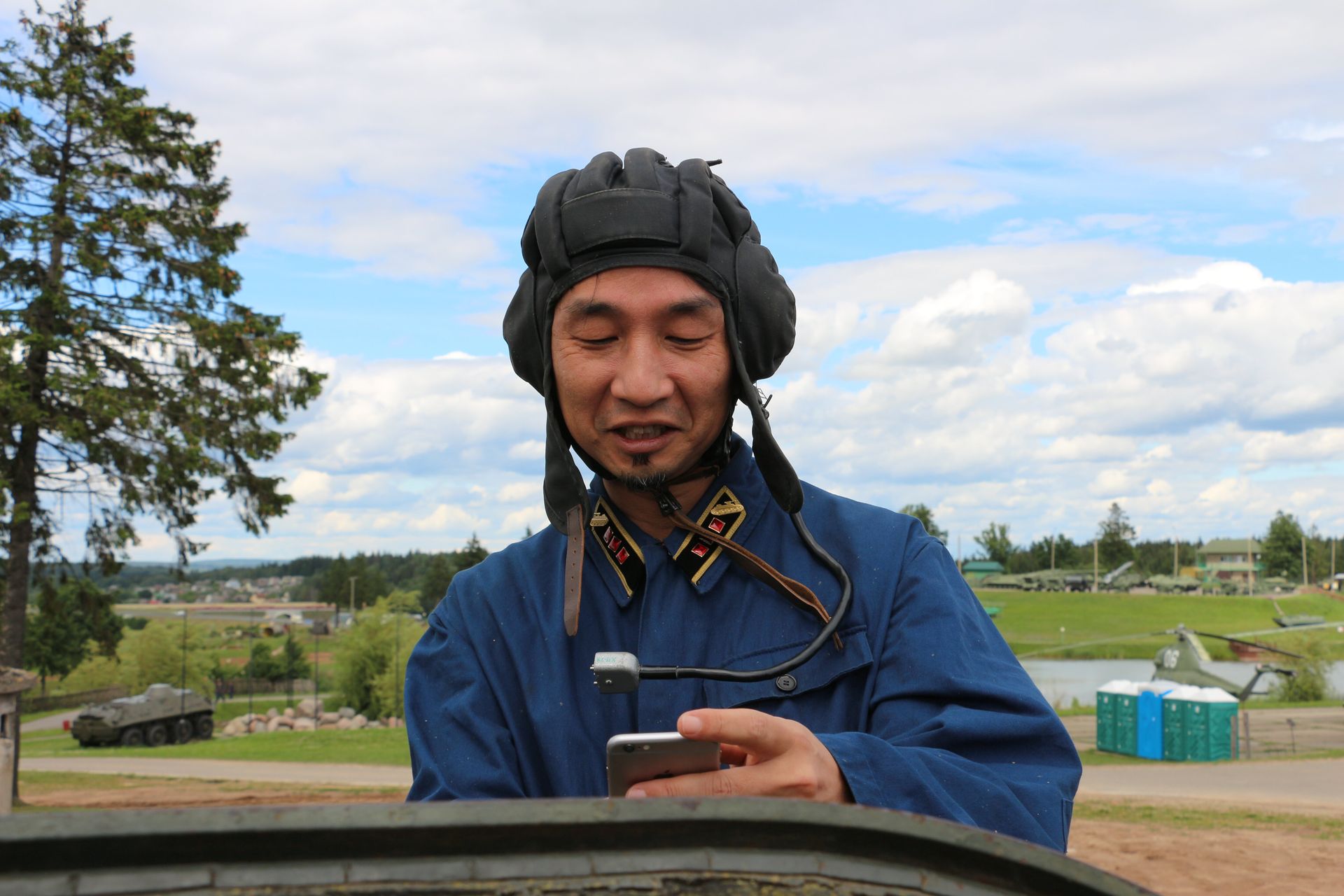 すっかり戦車兵の山岡氏