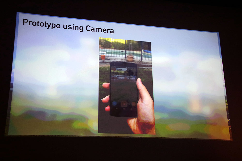 テックアーティストがカメラとジャイロを使用してデモを作ったバージョン。今の「」ポケモンGO」の基礎はできている