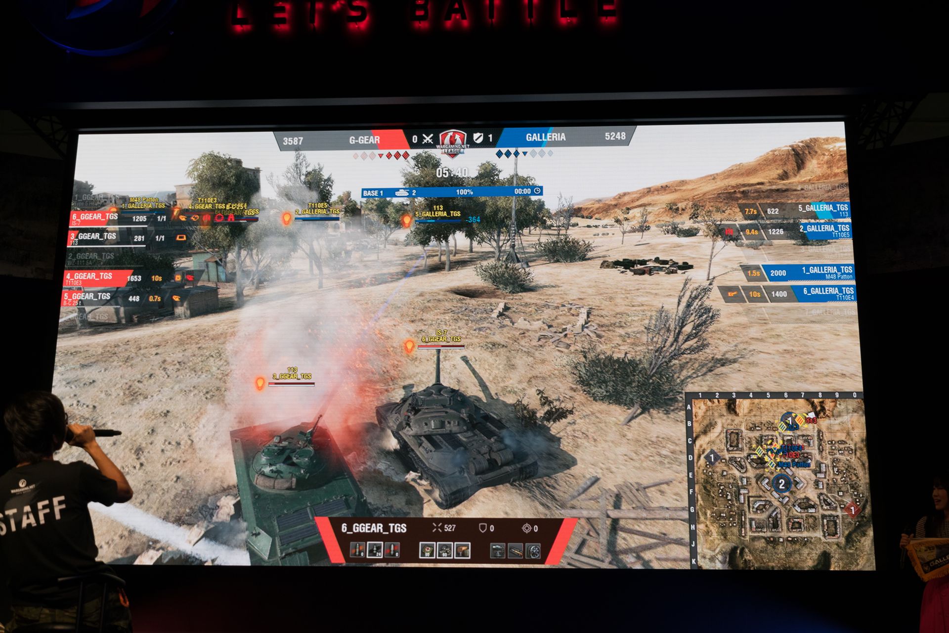 強豪チームの激突だけあって拠点占拠もままならない。赤のG-Gearが拠点を占拠に入っても、命中弾を的確に送り込まれHPも削られる。1勝1敗のままタイブレークへ