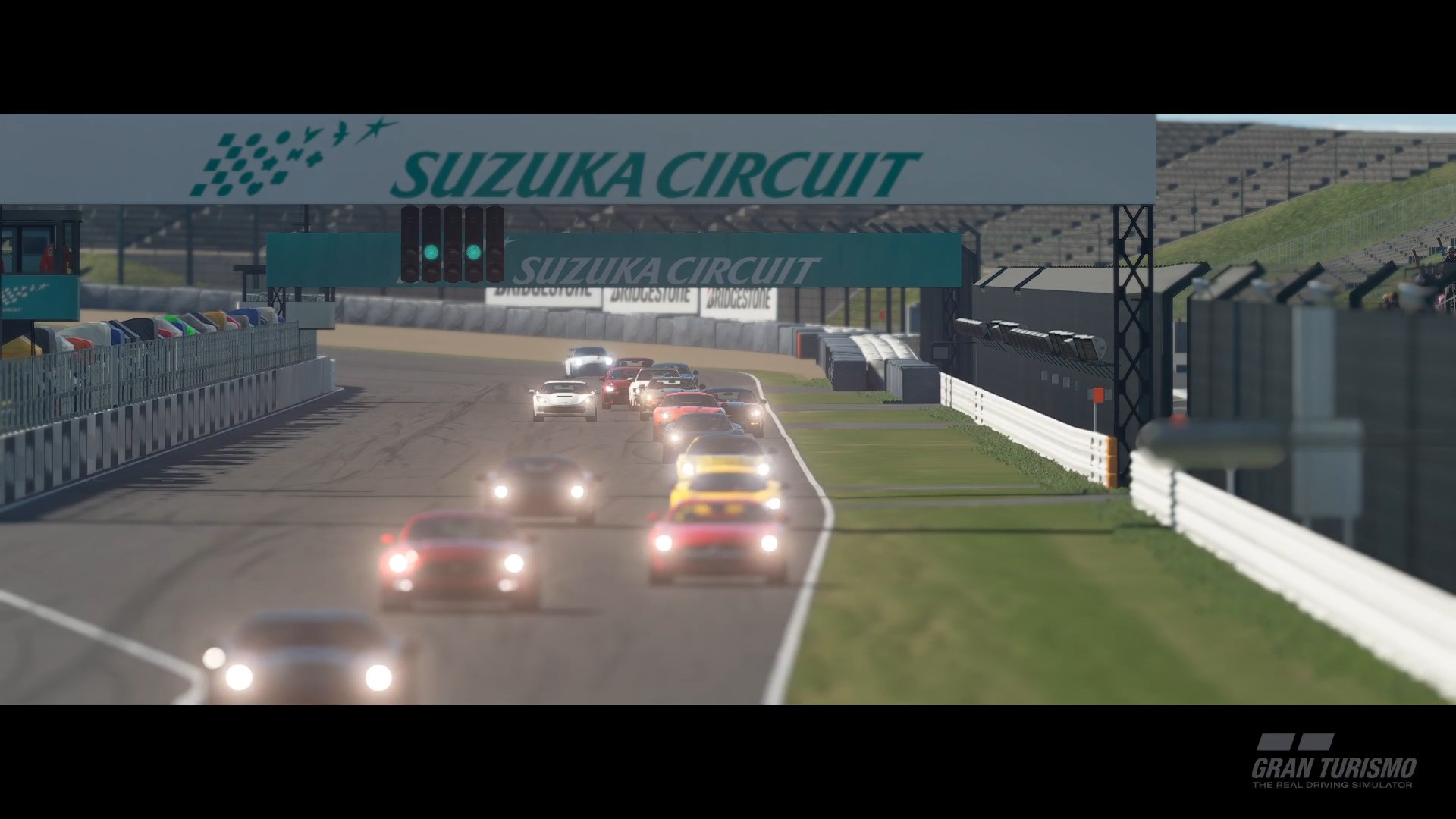 リリース時点では大半が本作オリジナルの架空コースとなっているが、走ってみるとそれぞれに味があって面白い。ただ、シムとしてはやはり実在コースを走って、リアルなドライバーの気分を味わいたいところ