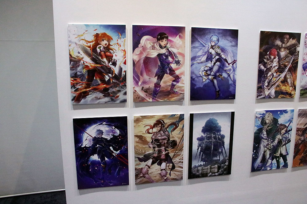 イラストコーナーには多数パネルが展示されている。また、ササギゴウシ氏と鮠水ちか氏のサイン会も予定されている