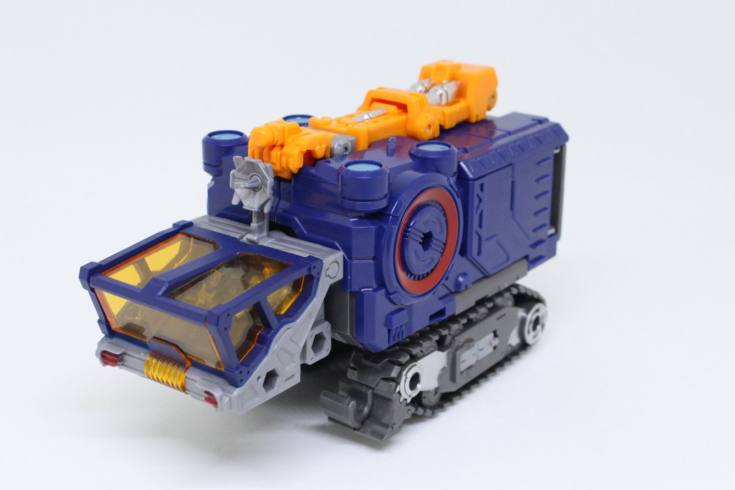 キャタピラの「リアクローラー」を格納庫に収納した「アタックモード」