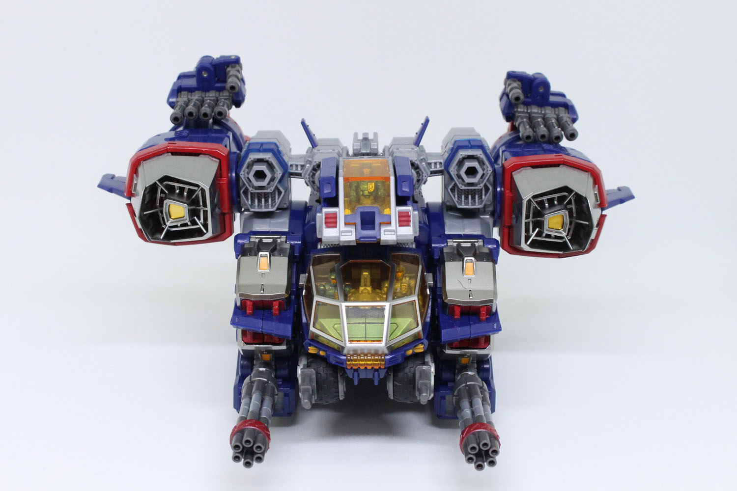 スカイパワード変形時の機構。2機を上下に合体させて、溝に沿って椀部を下にスライドさせる