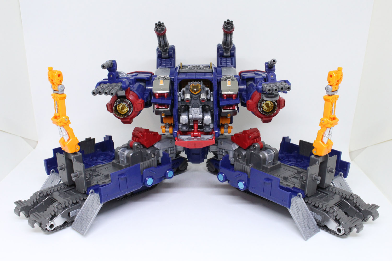 パワードマシンが連結した状態で展開して簡易基地を構築する「基地モード」