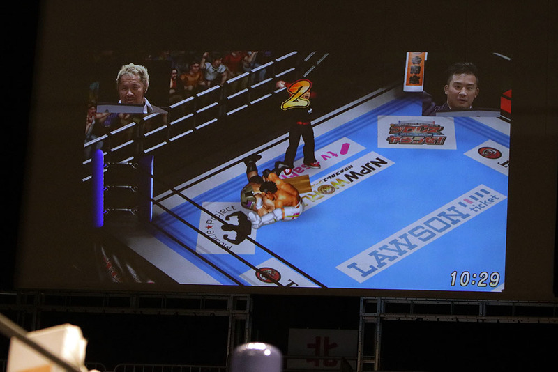 一進一退の攻防から、一瞬の隙を突いてスルッと勝利を持って行ったKUSHIDA選手。やはり「ファイプロ」巧者だった！