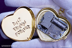 UNDERTALE」、日本語パッケージ版本日発売！あのロケットが付属する