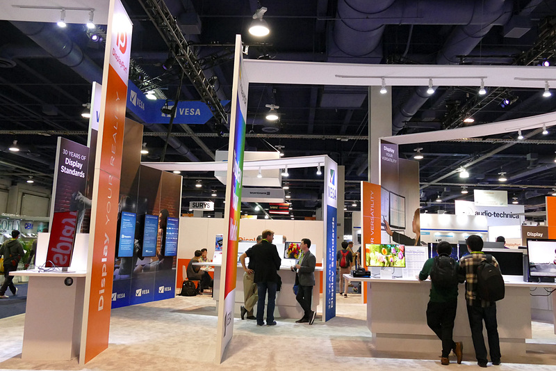 オレンジが目立つVESAのDPブース