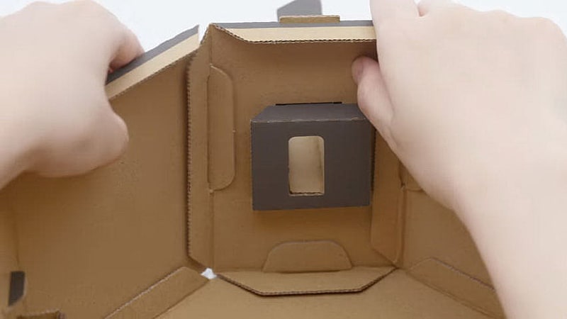 ダンボールキットを組立てていく楽しみがある