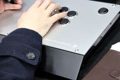 EVO Japan 2018】HORI、アルミ天板の新作アケコン「ファイティング