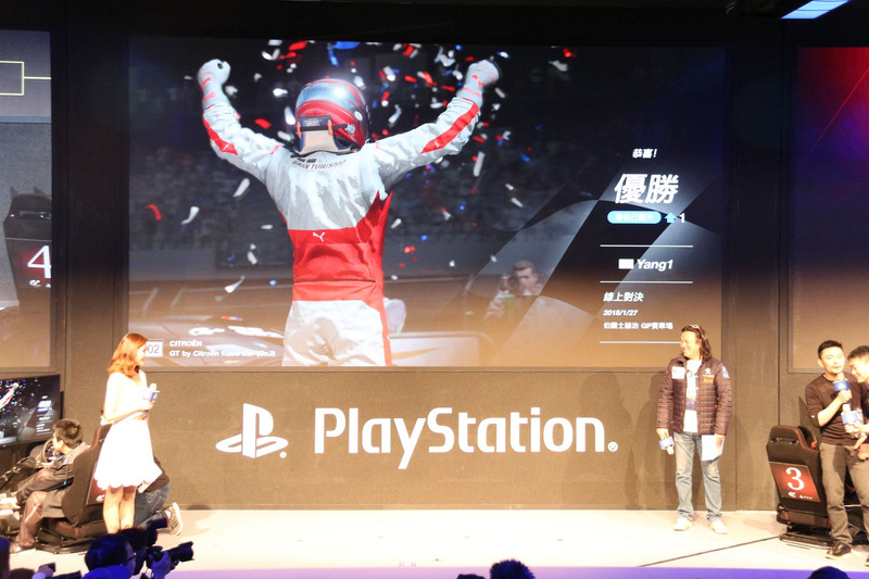 山内一典氏が見守る中で行なわれた決勝戦