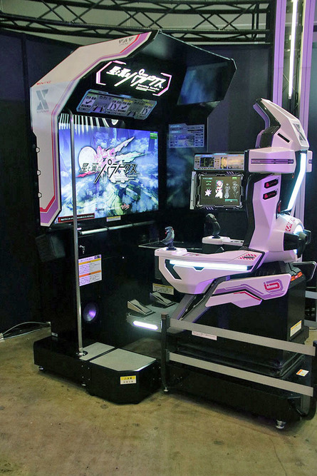 筐体が動くことも目立つ理由の1つだが、イスのところが光るなど、視認性は高い