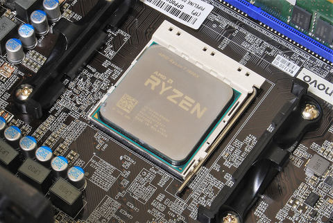 レノボ、ゲーミングPC「Lenovo Legion Y720 Tower」＋液晶モニター