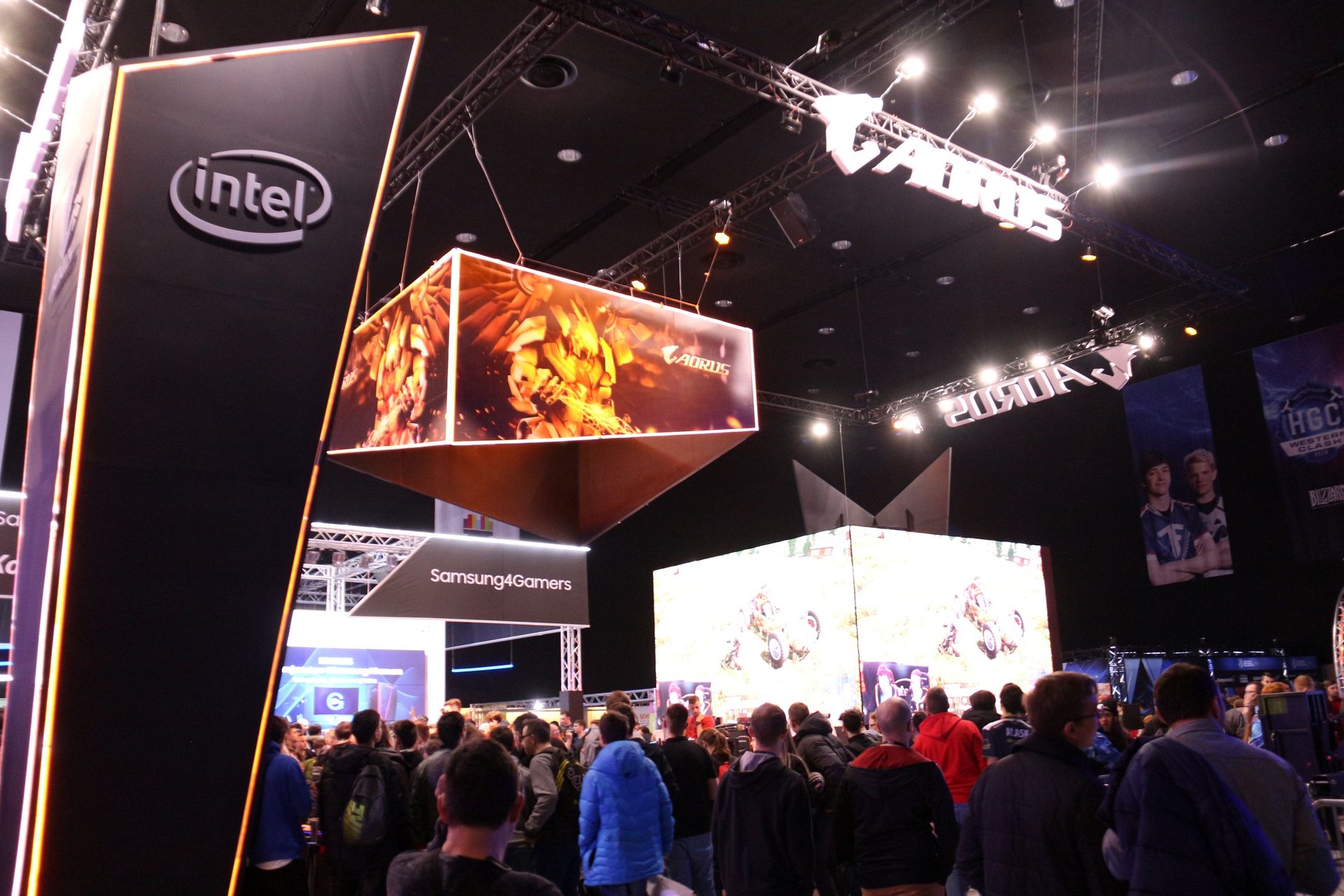 GIGABYTEのゲーミングブランドAORUSは「PUBG」一色だった