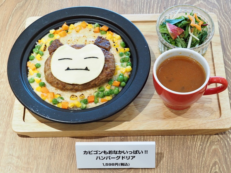 ドリンク、フード、スイーツと、どのメニューもポケモンたちがモチーフになっているものばかり。食器付きのメニューが多いのもポケモンカフェの特徴。お母さんはキャラ弁を作る参考になるかも！？