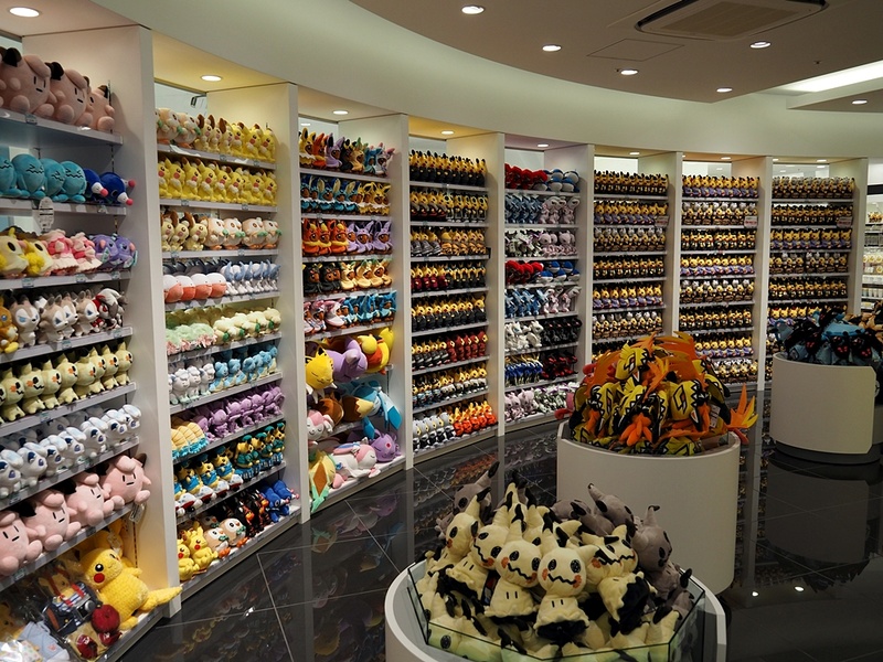 ここのオリジナル商品には、日本橋を代表する老舗商店、和紙を扱う「榛原」と、楊枝専門店「日本橋さるや」とのコラボ商品が含まれている。目の付け所がさすが