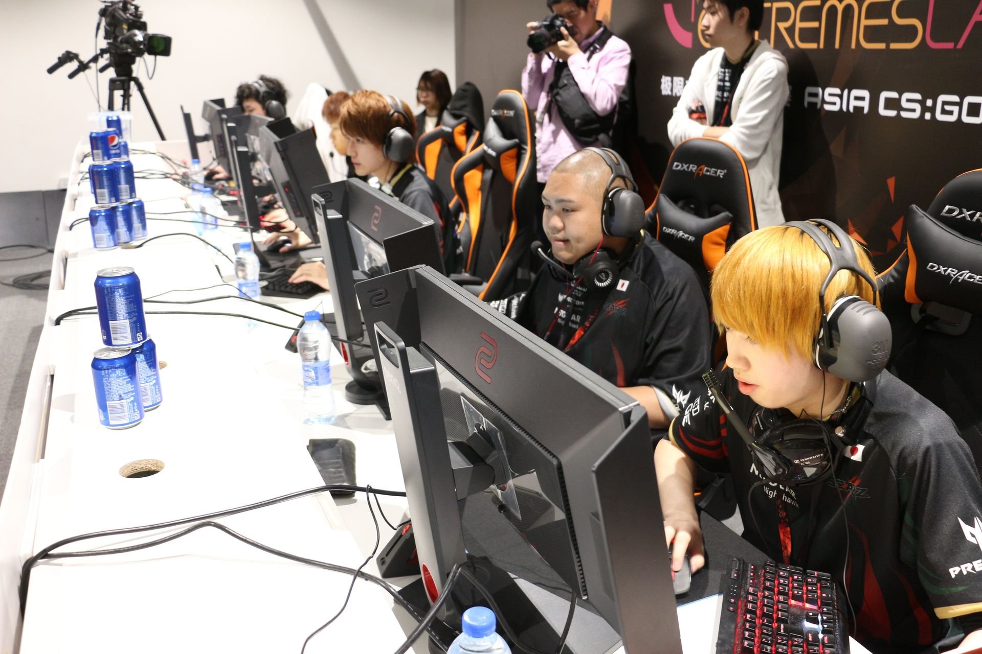 2017年10月に中国上海で開かれた「ZOWIE eXTREMESLAND CS:GO ASIA OPEN 2017」。GAME Watchでは、日本代表として出場したSCARZ Absoluteの奮闘を4日間に渡って密着レポートした（関連記事<a href="https://game.watch.impress.co.jp/docs/news/1086786.html" class="n" target="_blank">その1</a>、<a href="https://game.watch.impress.co.jp/docs/interview/1087352.html" class="n" target="_blank">その2</a>、<a href="https://game.watch.impress.co.jp/docs/interview/1087451.html" class="n" target="_blank">その3</a>、<a href="https://game.watch.impress.co.jp/docs/news/1087854.html" class="n" target="_blank">その4</a>）