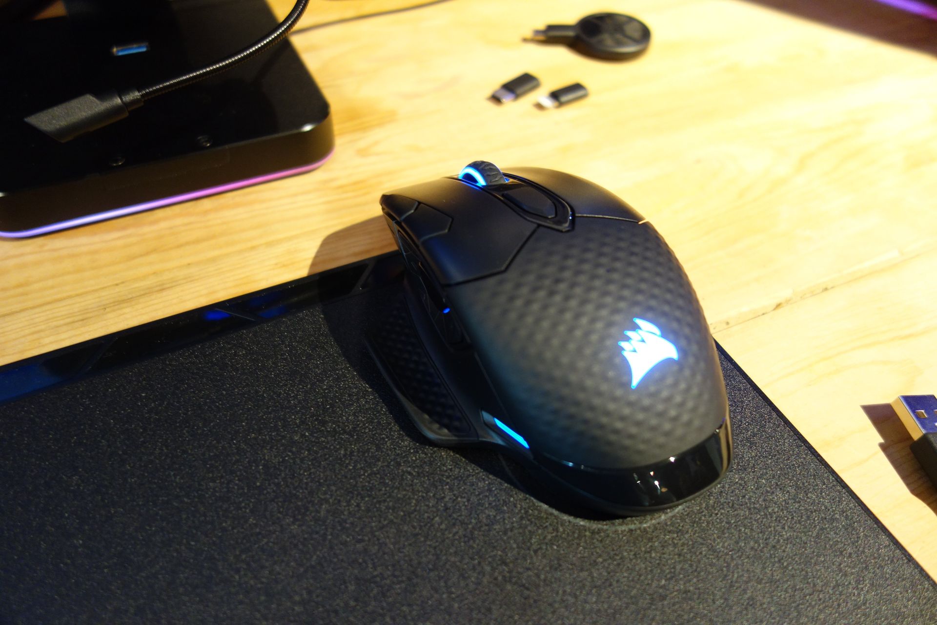 充電できるポイントは左上の一カ所のみ。かなりピンポイントだ