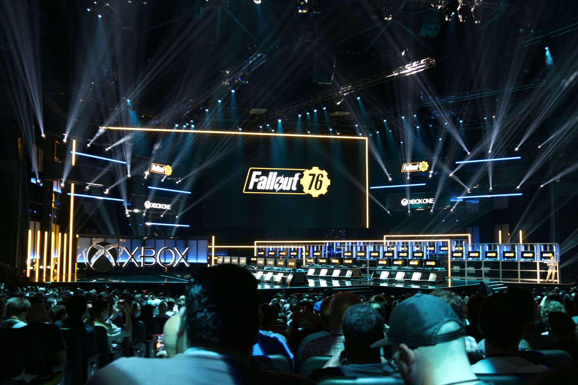 近くまで来たので遊びにきたというTodd Howard氏。Phil Spencer氏との友情は「Morrowind」以来10年以上に渡って続いている