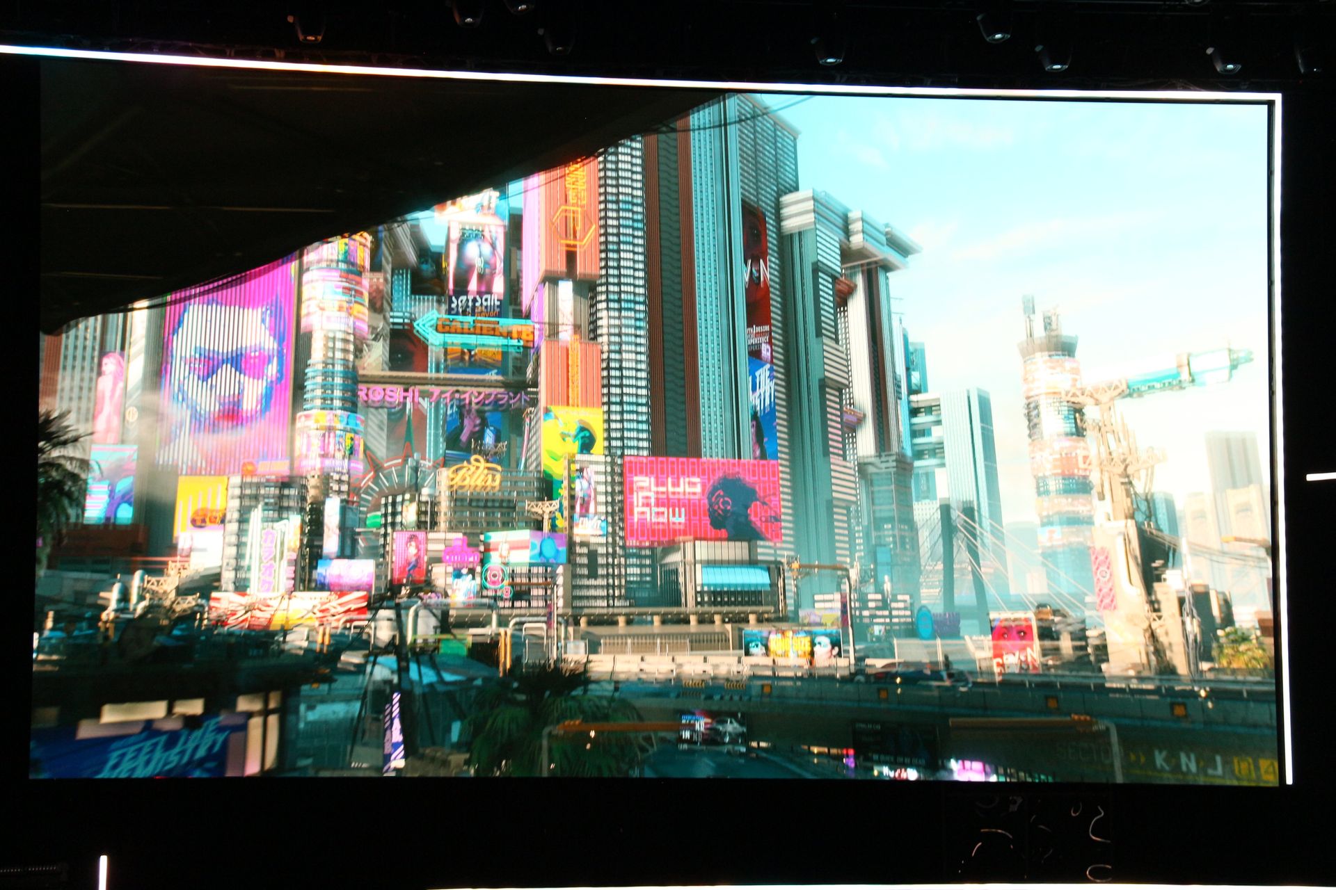Phil Spencer氏が最後の挨拶をするところで会場がハックされ、「Cyberpunk 2077」が発表された。これが今回唯一のサプライズと言える