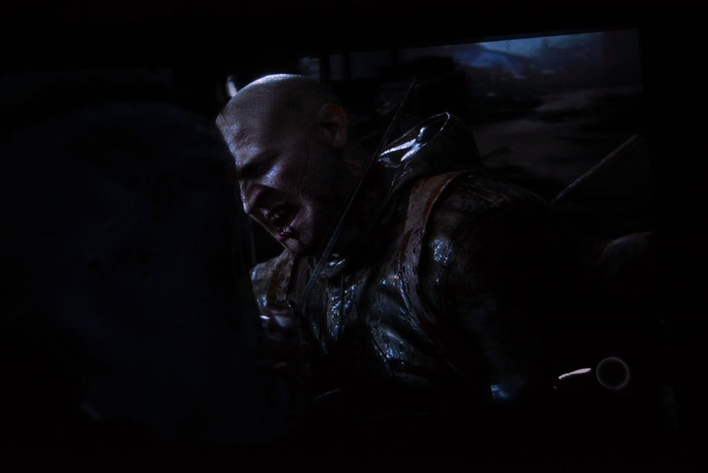 ステルス、格闘、射撃、そしてとどめ。様々な要素が詰まった血みどろの戦闘シーン