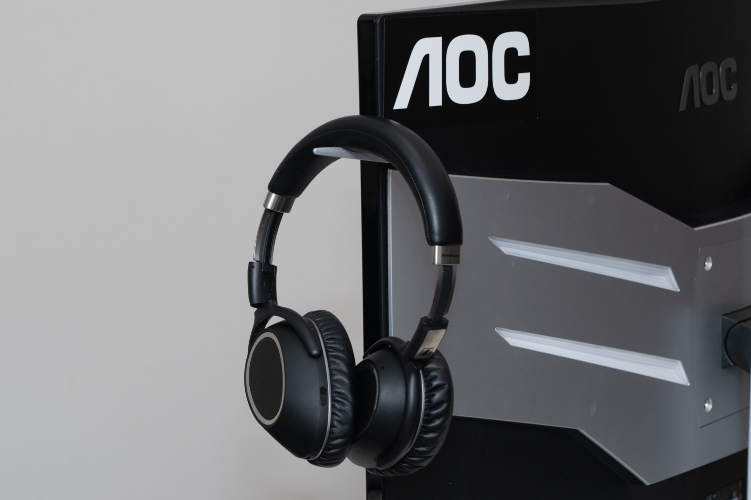 ヘッドフォンを引っ掛けてみたところ