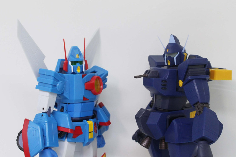 顔つきは、ザブングルと似ているようで、比較してみると意外に違っていることがわかる