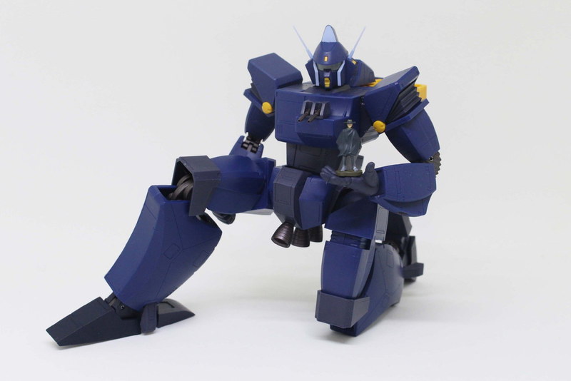 「HI-METAL R ガバメント」に付属するティンプフィギュアとの相性もバッチリだ