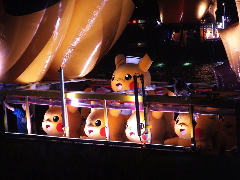 「Pokemon Synchronicity」はまるでパーティー！ 光と音、また炎の演出で会場が盛り上がる。ハーフスクリーン＋ピカチュウの演出も要注目だ