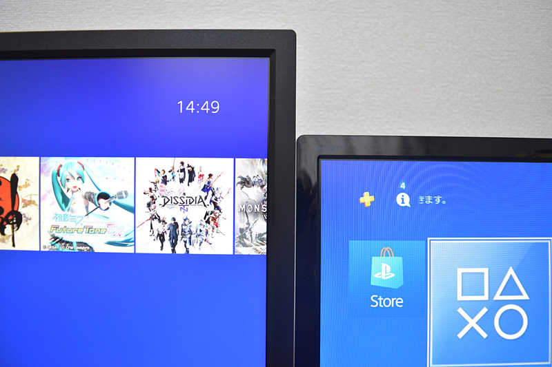 液晶の解像度は一目瞭然。近づいて撮った写真でも「EL2870U」の方はノイズ1つない鮮明な映像だ