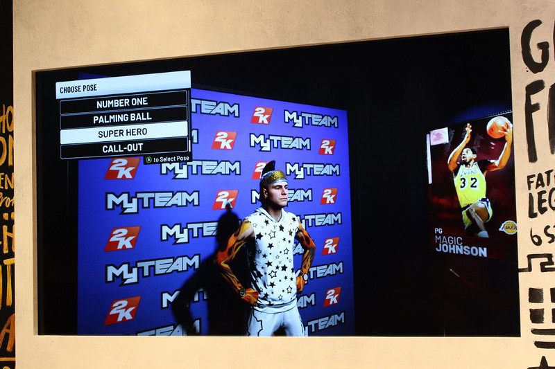 ネイバーフッドからプレイするMyTEAMでは、自分のカードを作れる