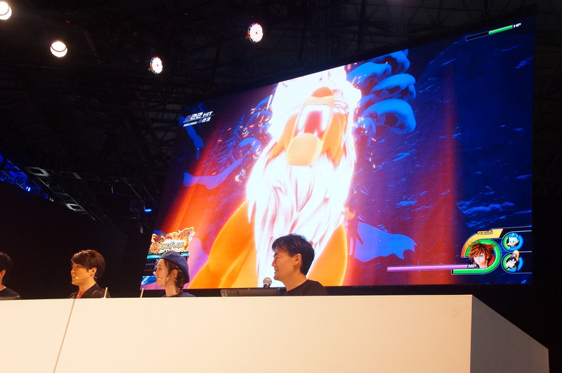 「シンパ」は炎の魔法を放って攻撃！