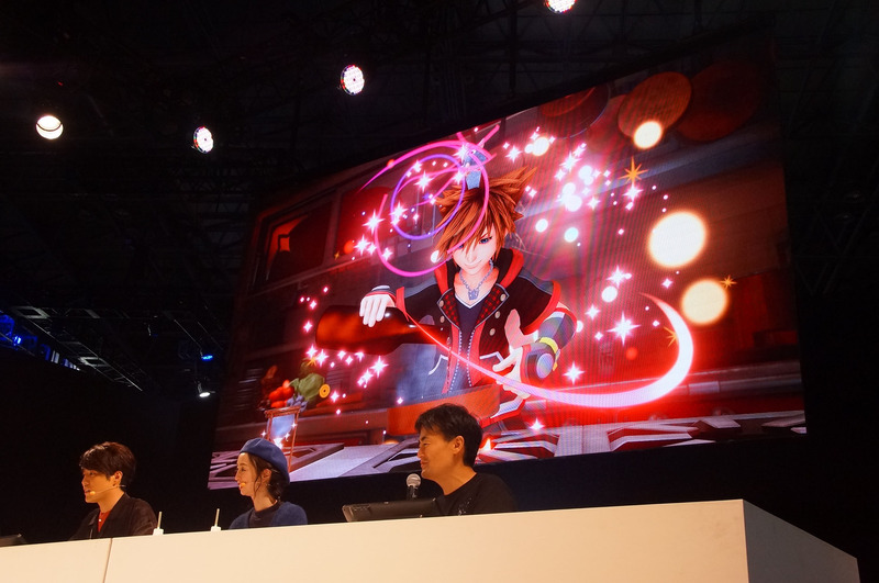 トワイライトタウンにあるレストランに行くと、集めた素材を使って料理が作れるという。料理によって自分の能力が一時的に高まるなどの効果が得られる