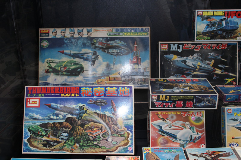 原色の派手なパッケージが目立つキャラクターモデルの数々。完成品のフィギュアが少なかった当時は、メカに限らず登場キャラクターのモデルも多く発売された。そして1980年のガンプラの発売以降、このカテゴリーのモデルが台頭していく