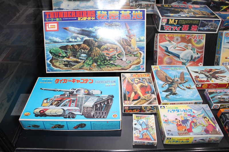 原色の派手なパッケージが目立つキャラクターモデルの数々。完成品のフィギュアが少なかった当時は、メカに限らず登場キャラクターのモデルも多く発売された。そして1980年のガンプラの発売以降、このカテゴリーのモデルが台頭していく