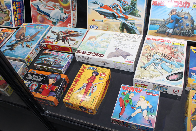 原色の派手なパッケージが目立つキャラクターモデルの数々。完成品のフィギュアが少なかった当時は、メカに限らず登場キャラクターのモデルも多く発売された。そして1980年のガンプラの発売以降、このカテゴリーのモデルが台頭していく