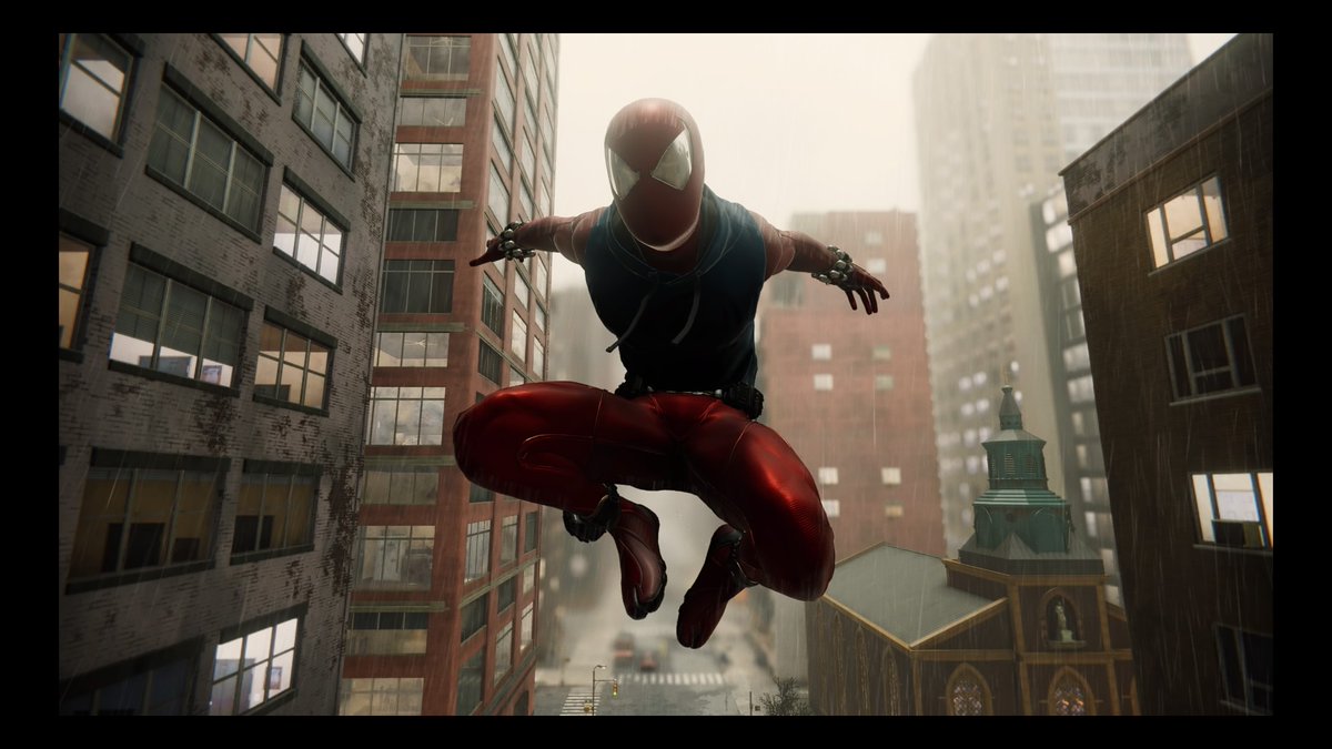 僕の15歳のバイト先はロンドン西部のアメコミ輸入ショップだった、当時のスパイダーマンが「クローン・サーガ」で苦労していた。いくつかのスパイダーマン（クローン）が現れてちゃった、どれが本物か？中には、スカーレット・スパイダーもいて、このファンにとって嬉しいことにゲーム内にそのスーツもアンロックできる