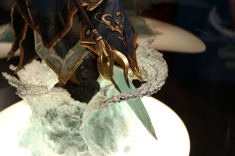 「World of Warcraft」に登場するヒーローであり、「ハースストーン」のメイジのヒーローとして知られるジェイナのスタチュー。ディテールまでよく作り込まれている