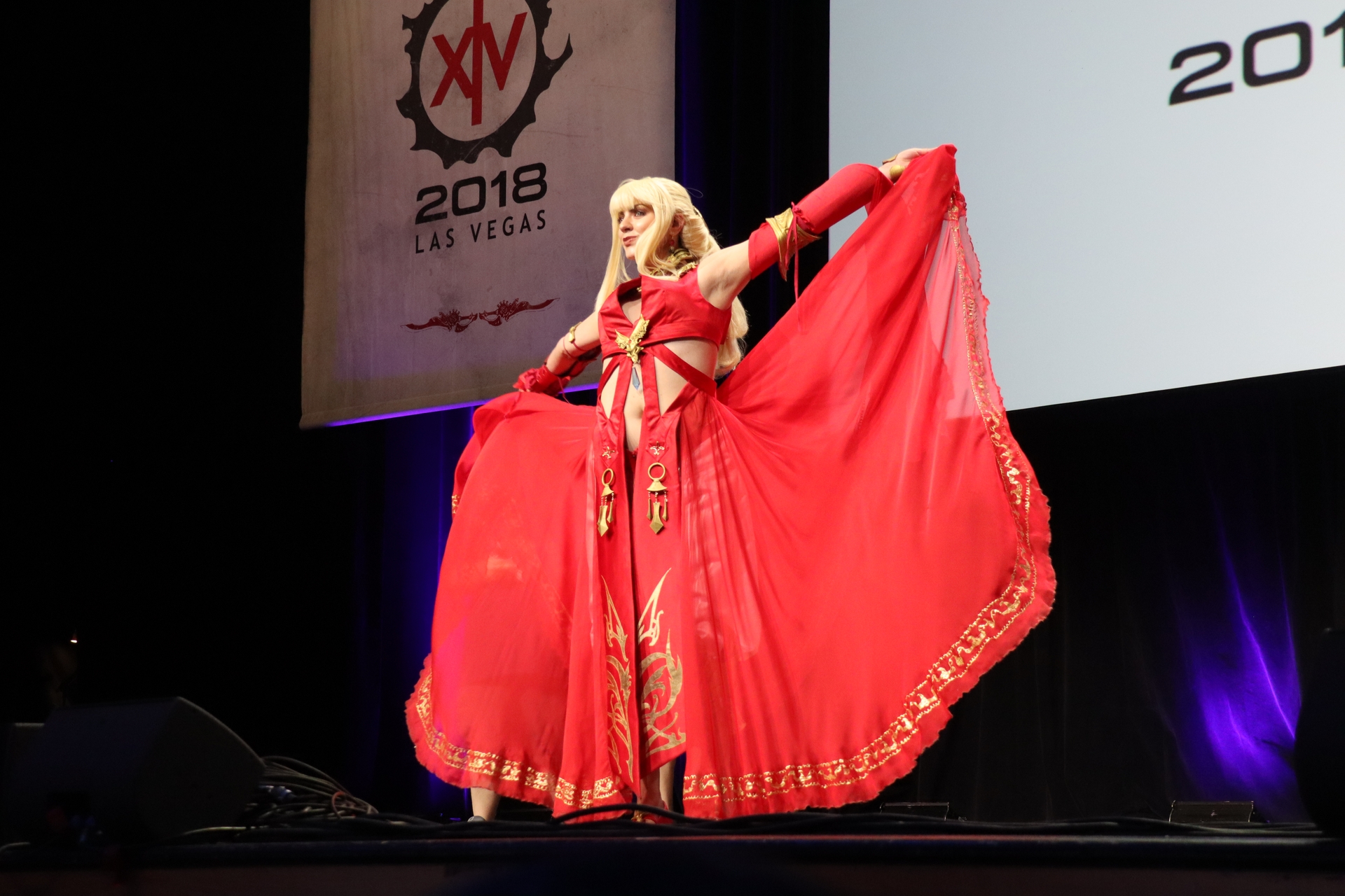 ドレスが可憐なリセ